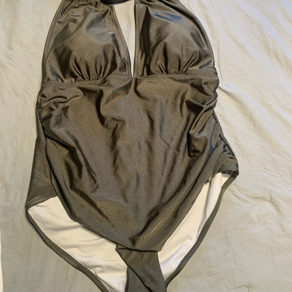 NEVER WORN* Plus size one piece bathingsuit - Picture 2 of 3
